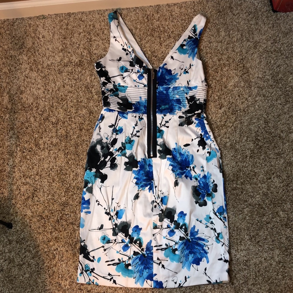 Dress - Picture 4 of 4